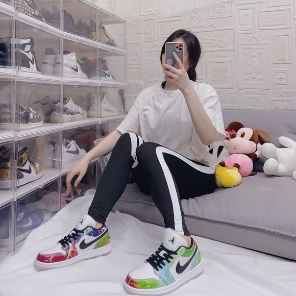 Air Jordan 1 Low Luminous Space - Picture 2 of 9